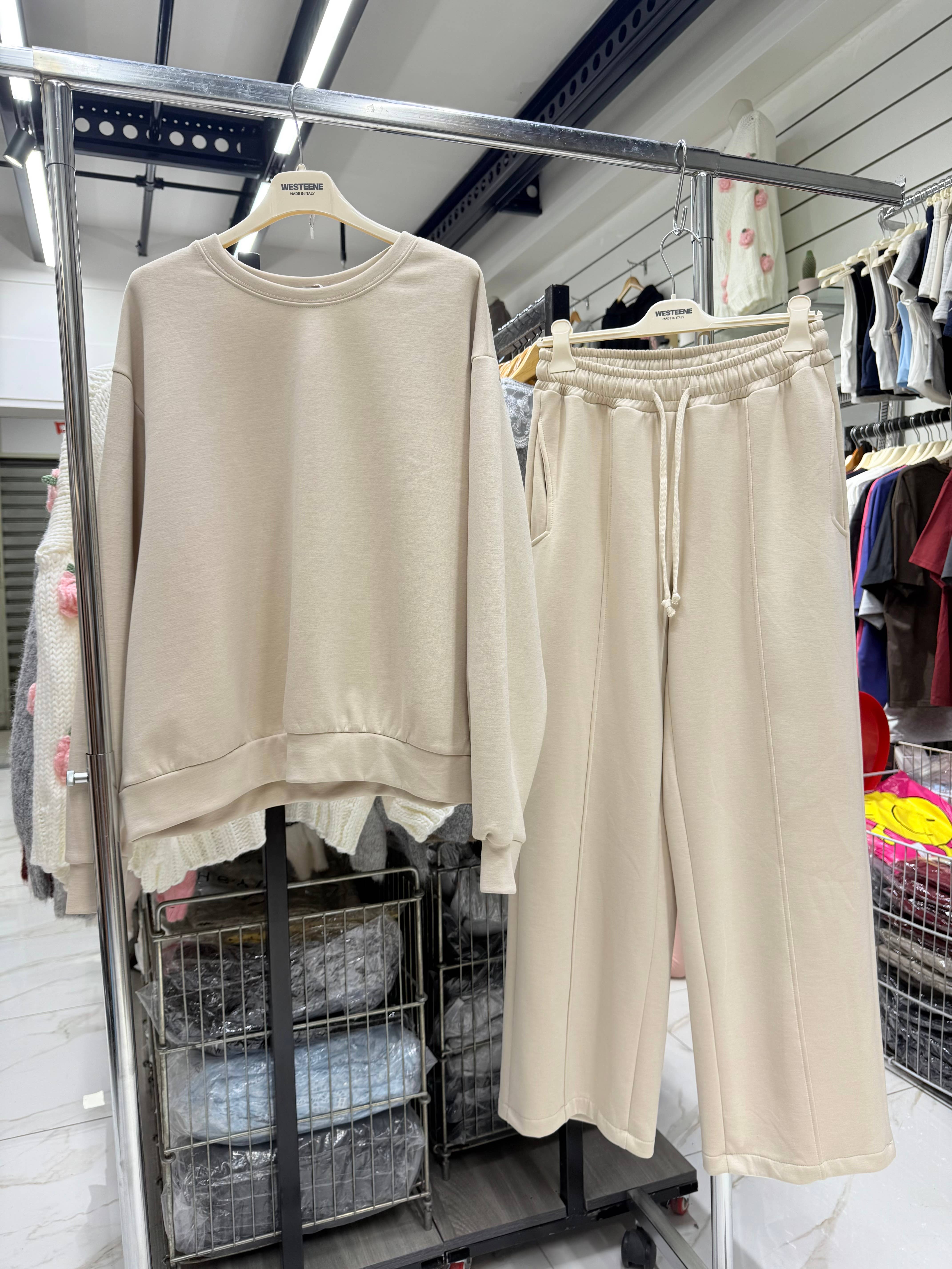 Chilli Girl Collection - Wholesale Activewear Set - Women's - Oversize fleeced sweatshirt and balloon sweatpants set  6