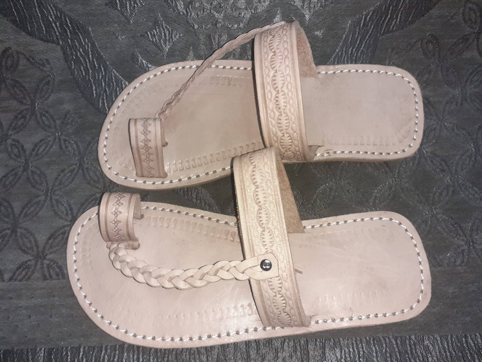 Hecho a mano - Wholesale Sandals - Women's - Beige sandals4