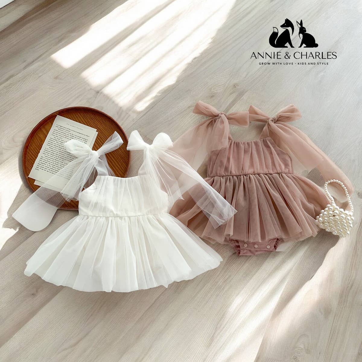 Annie & Charles – Engroshandel Kjole - Baby – Annie & Charles® babykjole med tylsløjfe4