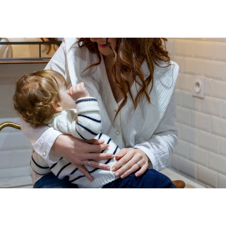 You&Milk - Wholesale Nursing Top - Maternity - Le Milk c'est chic nursing shirt (White)