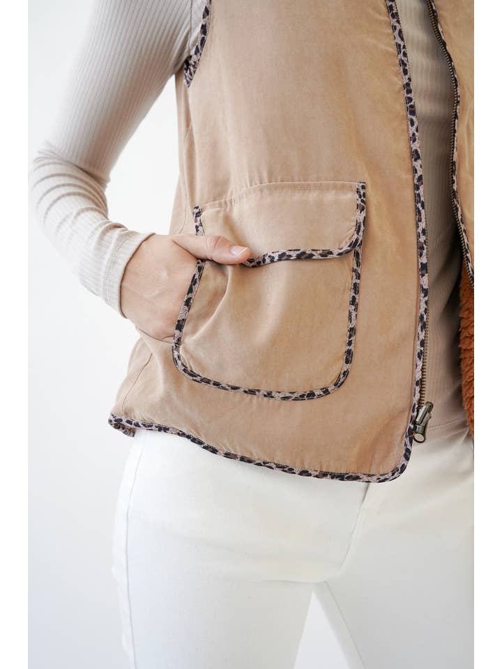 Mystree - Wholesale Outerwear Vest - Women's - 19703 Reversible Vest
