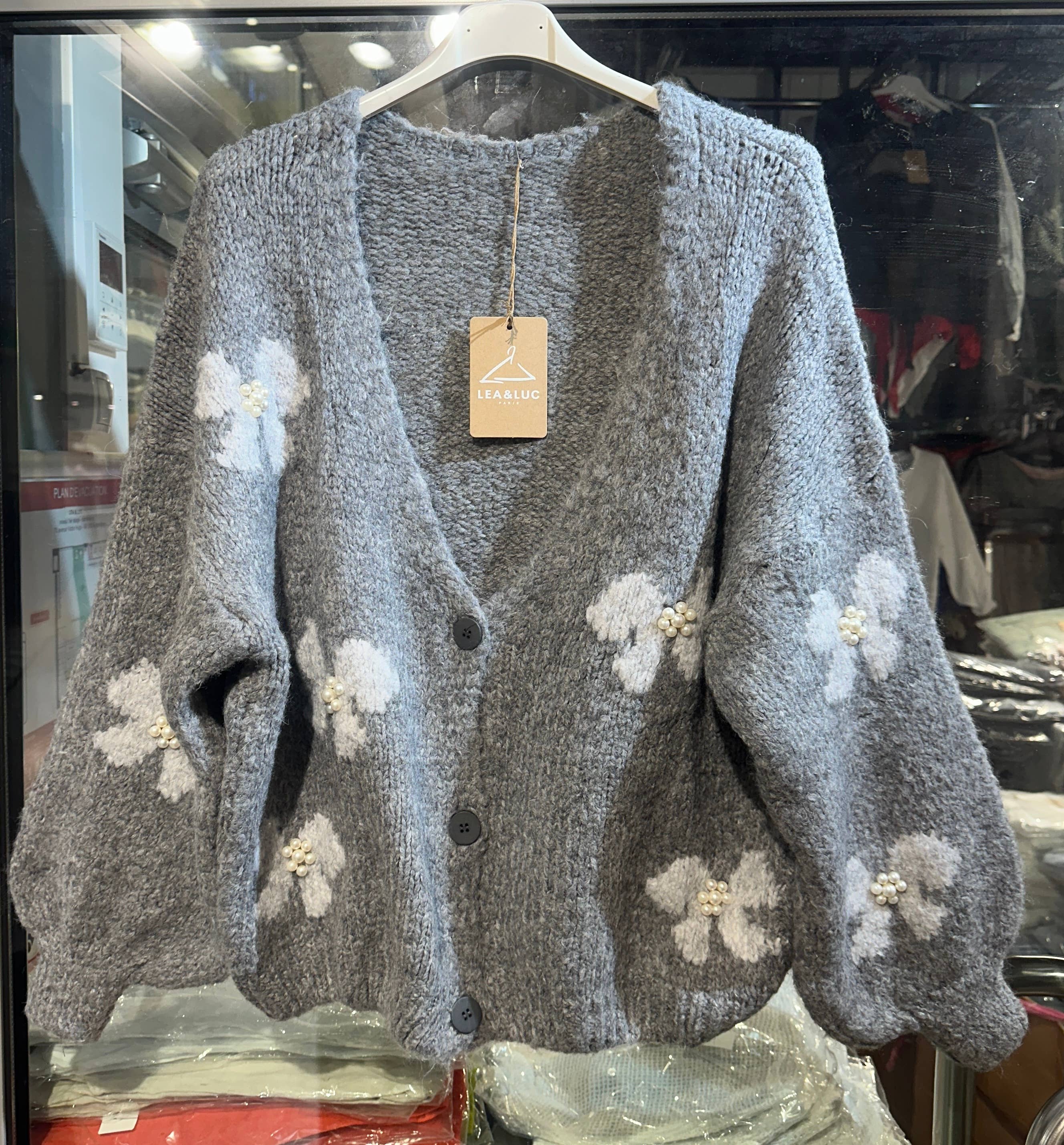 LÉA & LUC - Vente Pull en maille – femme - Gilet motif papillon avec perle REF. 206667