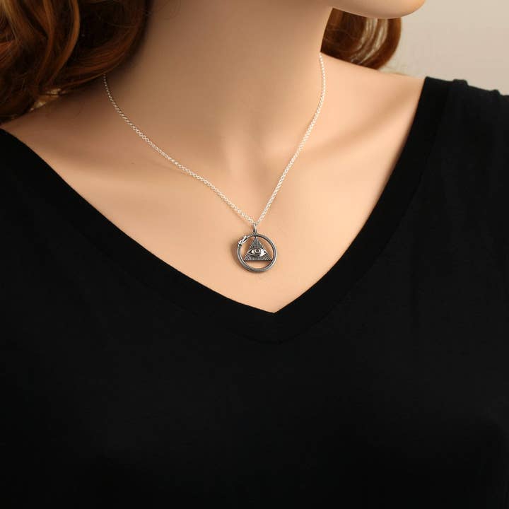 A Charmed Impression – Großhandel Kette mit Anhänger/Charm – Antike Ouroboros-Halskette mit allsehendem Auge • Kette aus hellem Sterlingsilber • Ouroboros-Schlange aus Sterlingsilber • Auge Gottes • Metaphysischer Schmuck • Spirituelle Geschenke für Frauen • Heilschmuck