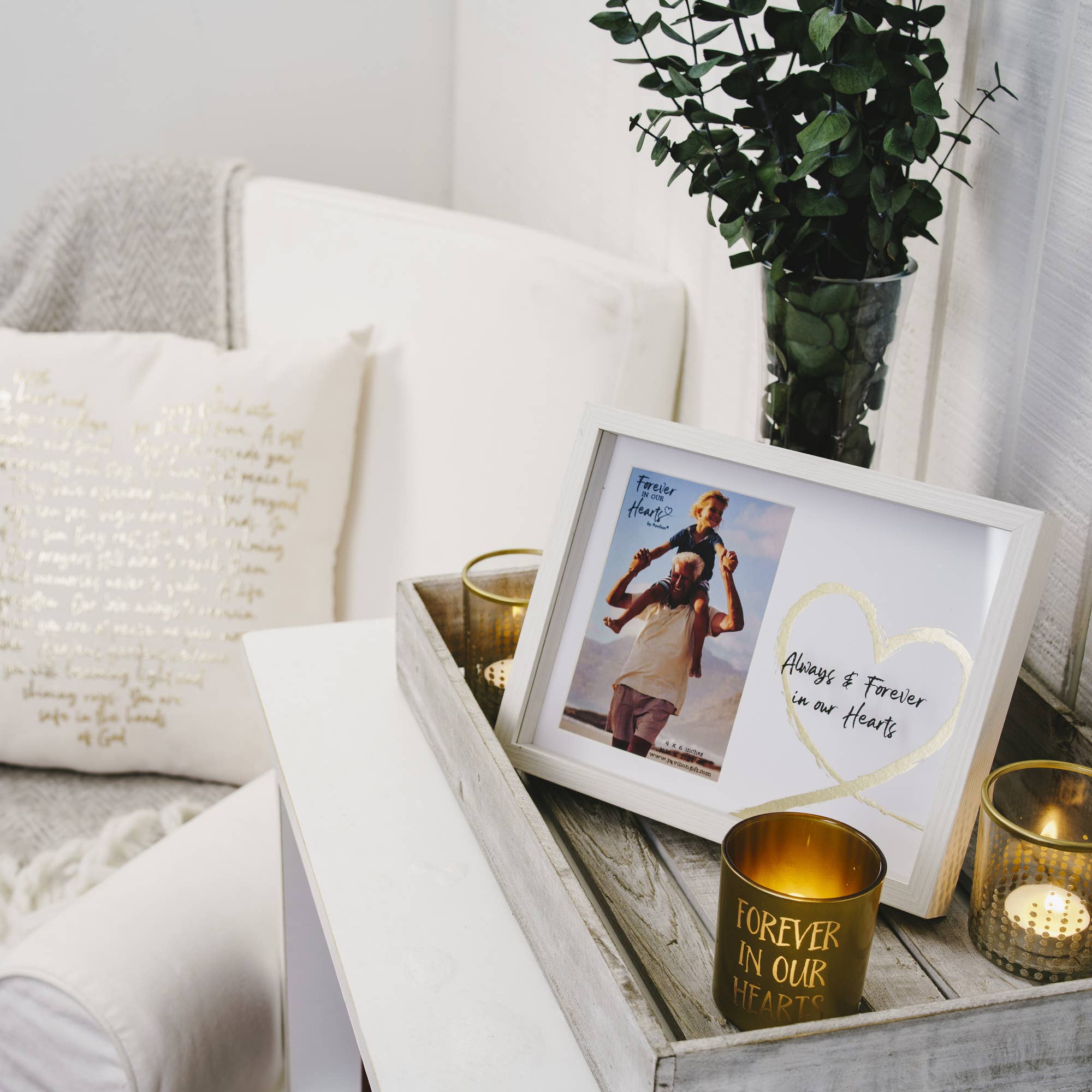 Pavilion - Wholesale Picture Frame - Hearts - 9.5" x 7.5" Shadow Box Frame
(Holds 4" x 6" Photo)1