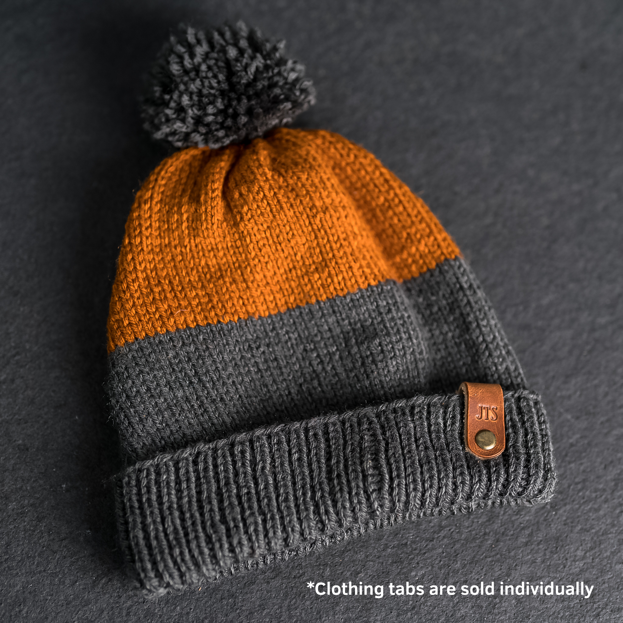 Ox & Pine - Vente Étiquette pour bagage - Onglets de vêtements en cuir personnalisés28