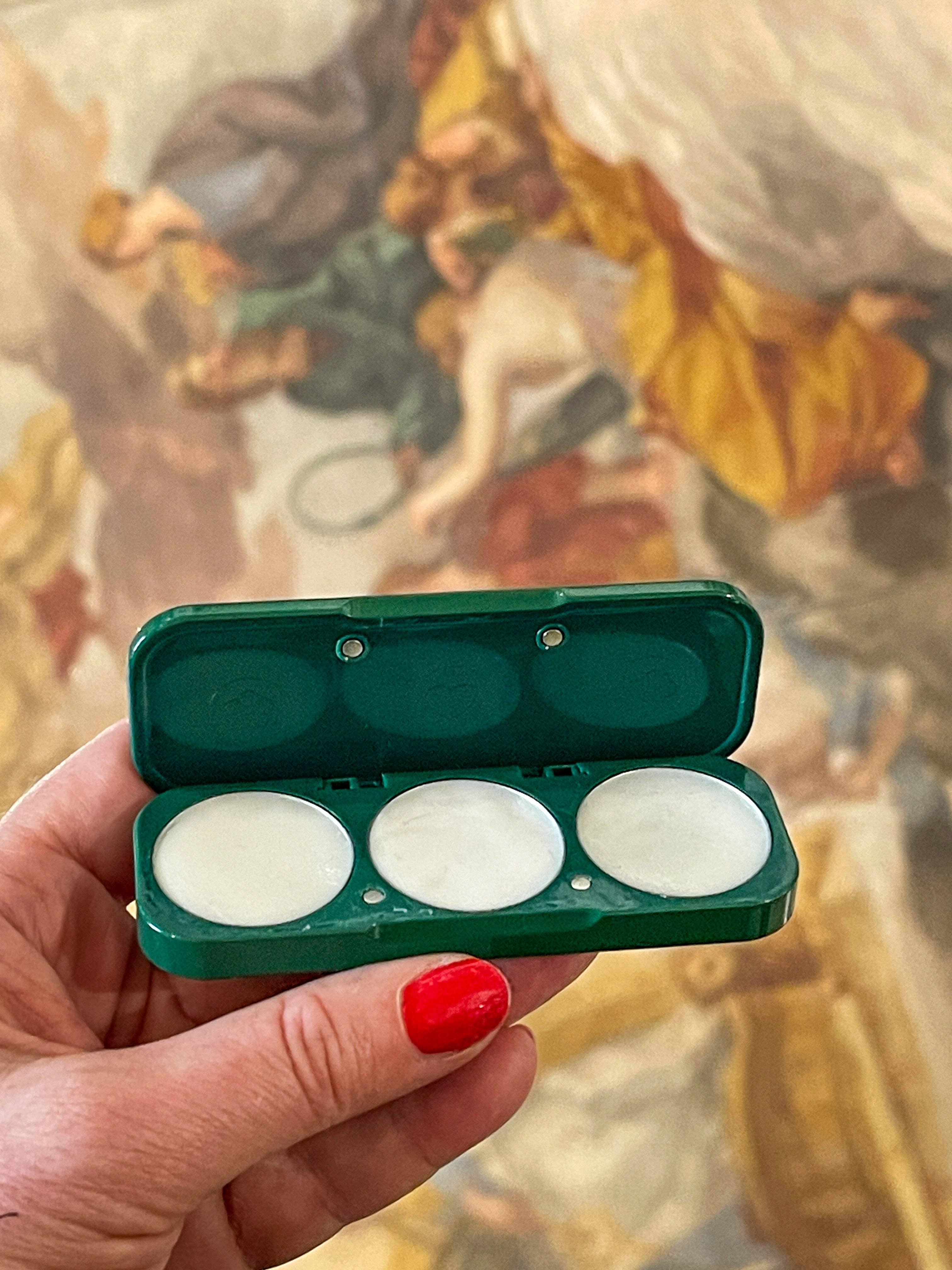 ēma fragrance - Vente Miroirs de poche - Ibiza Jade - Boîtier Rechargeable pour Parfum Personnalisé8