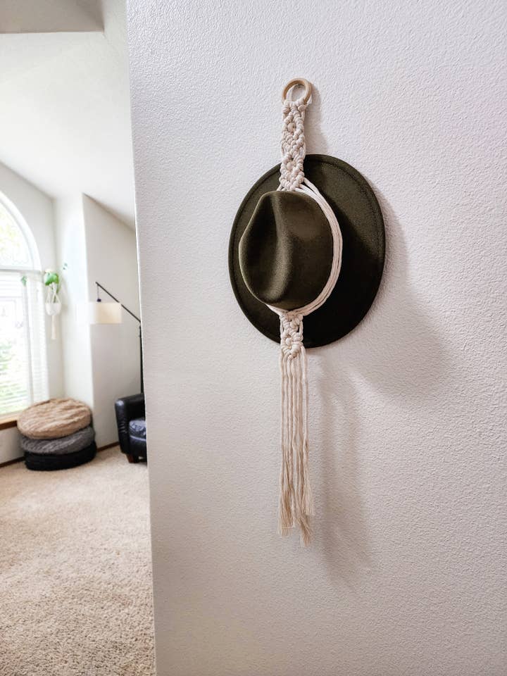 Macramé hoedenhanger/-houder voor wholesale door A Branch & Cord