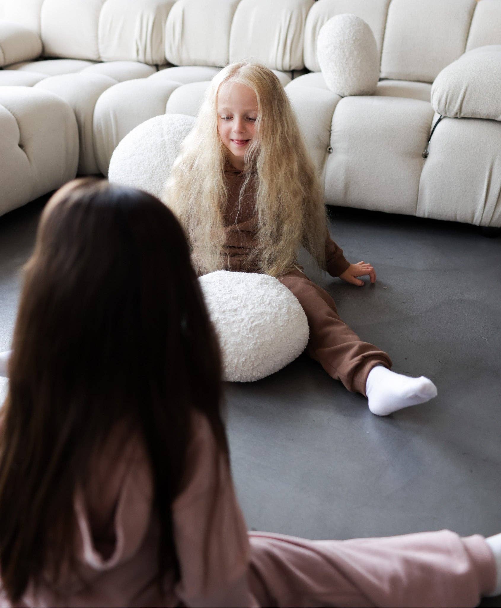 KID.ORCA – Großhandel Lounge-Trainingshosen/-Jogginghosen – Kinder – Sweatpants aus gebürstetem Terry – Mokka5