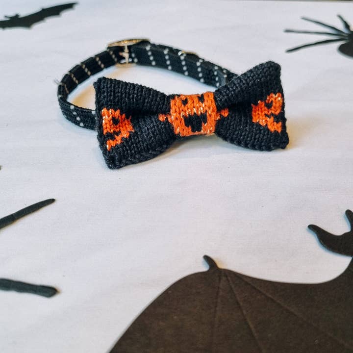 Halloween Strik voor Kat en Kleine Hond voor wholesale door Wool & Whiskers