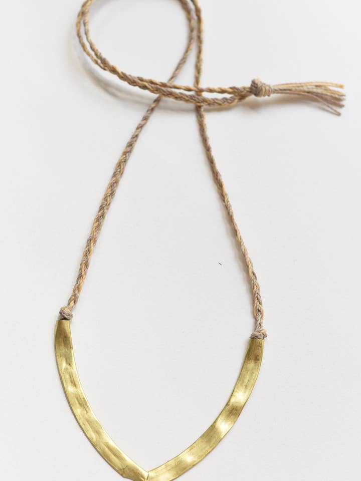 Collana a Chevron Intrecciata per la vendita all'ingrosso da parte di AMiRA jewelry