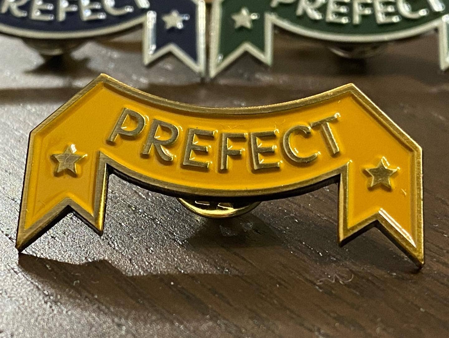 The Witch's Cabin - Venta al por mayor Botón/prendedor - Pin vintage Prefecto Hogwarts  Harry Potter4