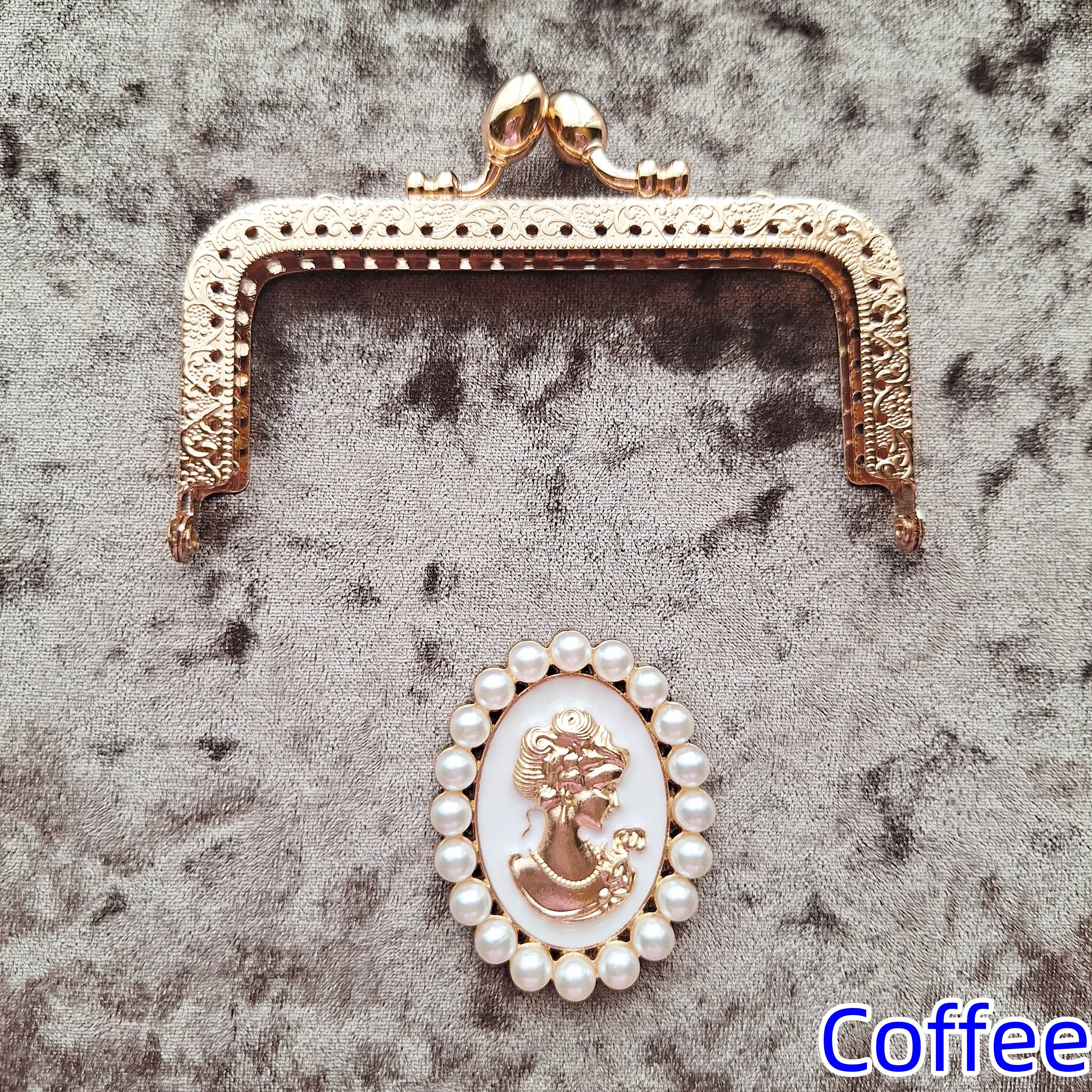 LeisTextileStudio - Wholesale Wallet - Women's - Handmade Velvet Vintage Kiss lock Handbag With Card Holder35