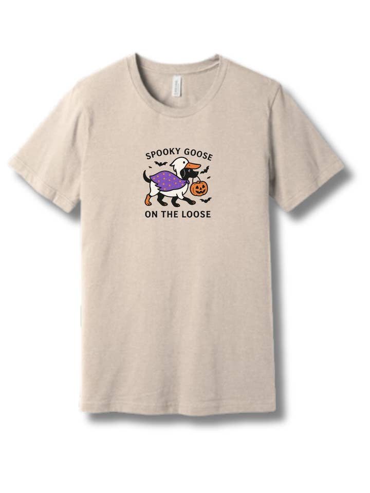 Spookachtige Gans op Vrije Voeten Halloween T-Shirt voor wholesale door Peached Pups