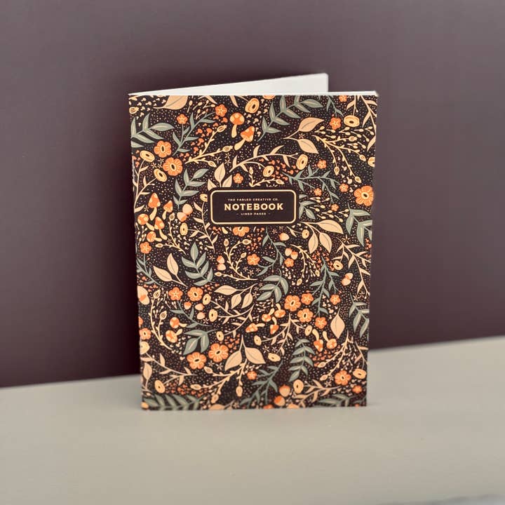 Taccuino a righe - Wicked Wildflowers per la vendita all'ingrosso da parte di The Fabled Creative Co.