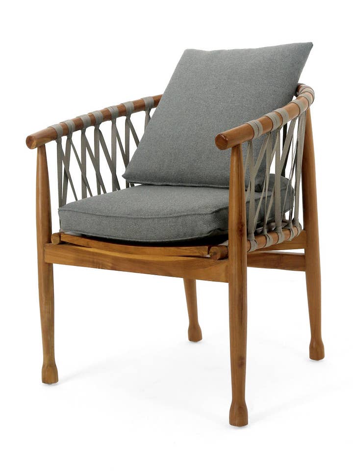 Fauteuil avec coussin pour la vente par BOIS BLANC HOME LTD