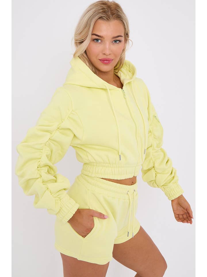 Stylewise Direct – wholesale Lounge set – Women's – Cropped Zip Up Ruched Sleeve Hoodie & Shorts Fleece Co-ord