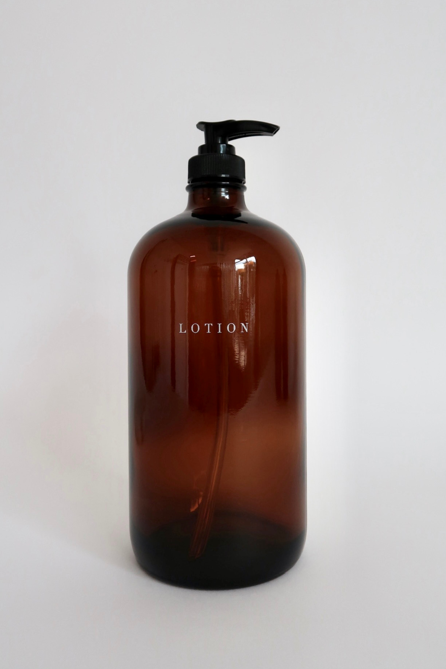 THELIFESTYLEDCO - Wholesale Soap Dispenser - Glass Amber Liquid Pumps3