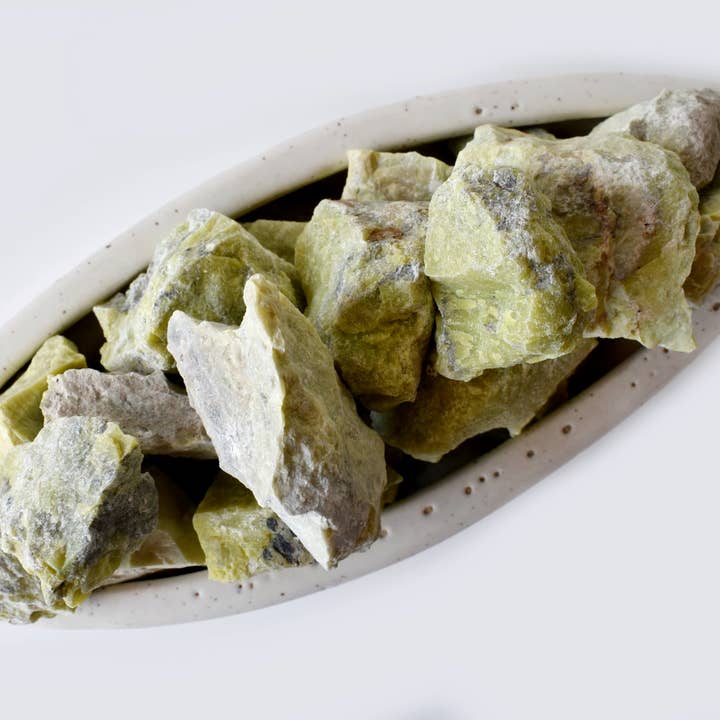 Soothing Crystals – Engroshandel Spirituelle sten og krystaller – 1 stk. rå sten | Serpentin | Helbredende rå krystaller8