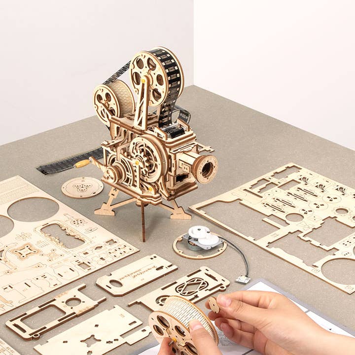 Robotime - Venta al por mayor Kit de manualidades - ROKR Vitascope LK601 kit de proyector de película mecánico