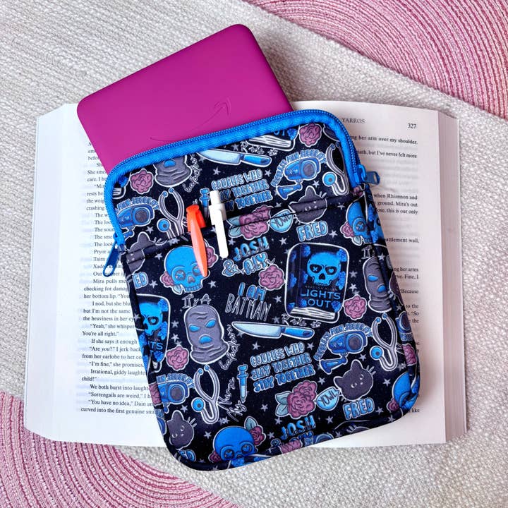 Housse Kindle Lights Out pour la vente par Posh Paperie