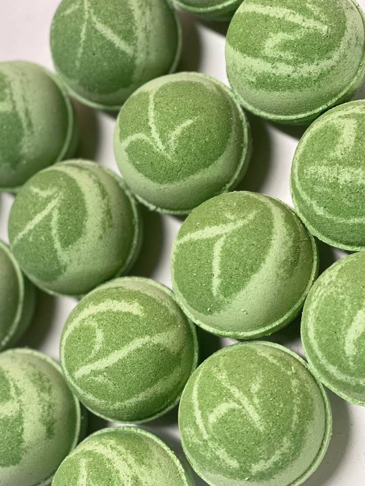 Bombe de bain Aloe Vera & Trèfle Vert pour la vente par Bombshell Beauty bath cosmetics