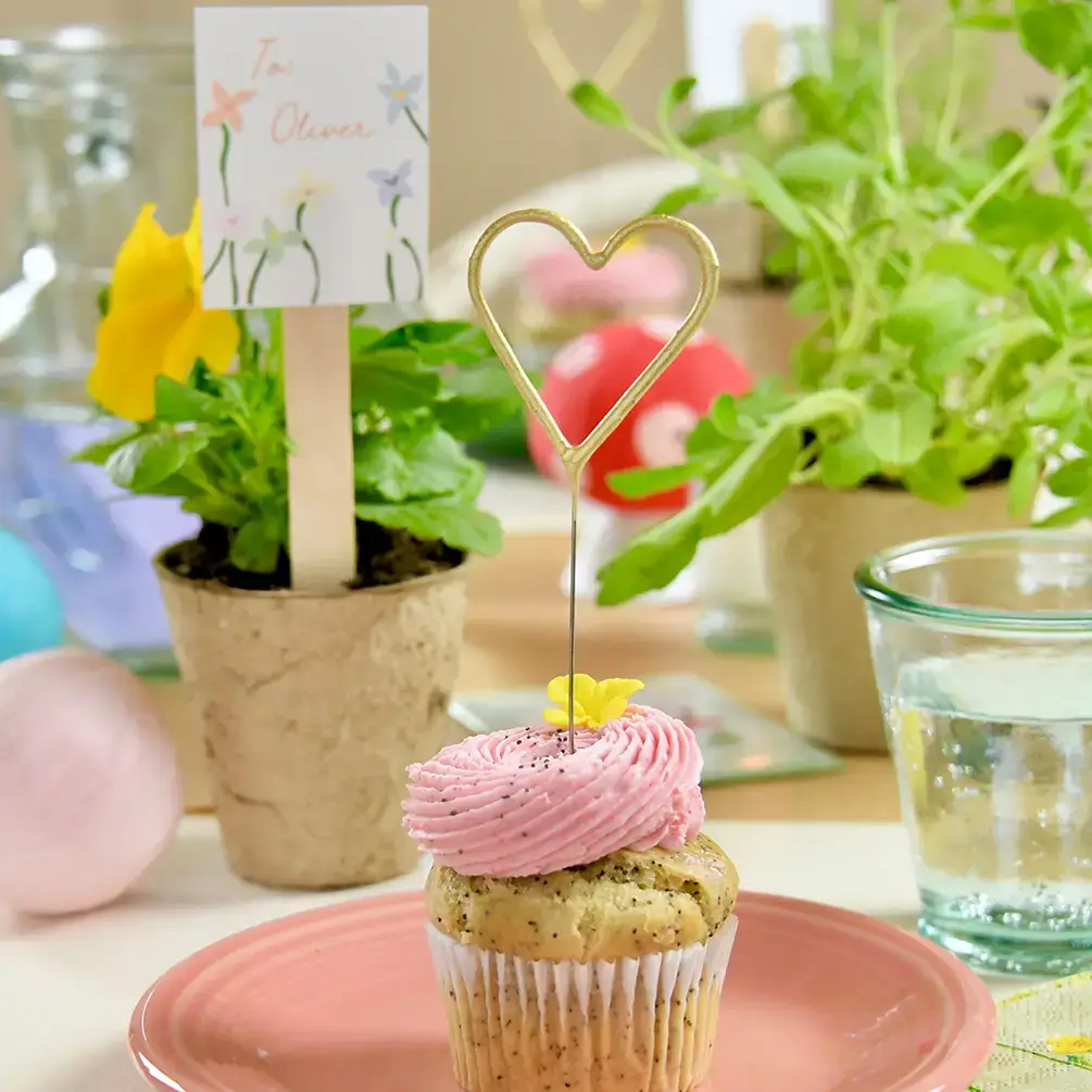 TOPS Malibu – Engroshandel Stjernekaster – Grande 12" Guld Hjerte Sparkler Stavkort - Sparklie Wish2