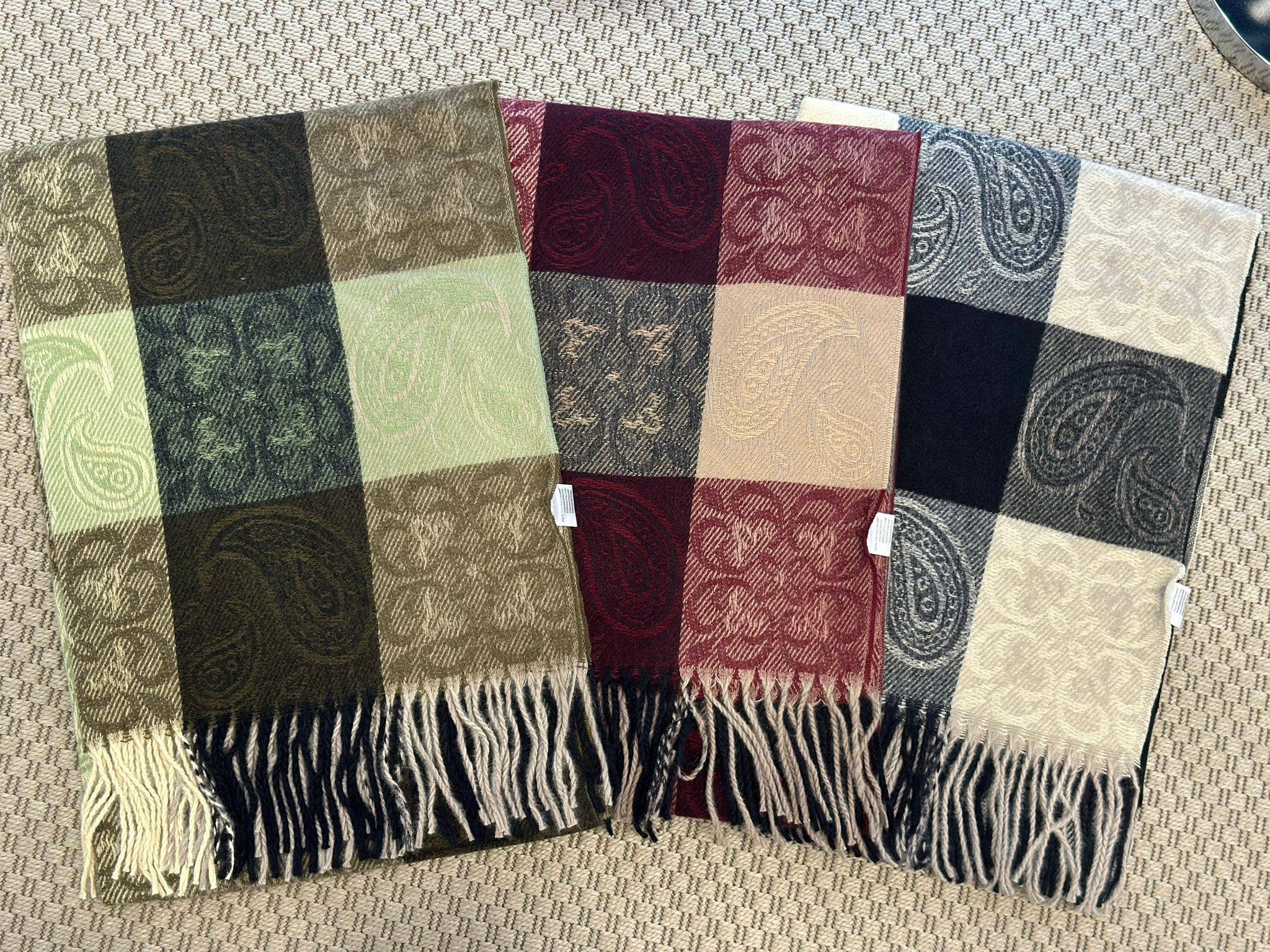 ADORA - Vendita all'ingrosso Sciarpa - Donna - Sciarpa a Quadri con Stampa Paisley 1