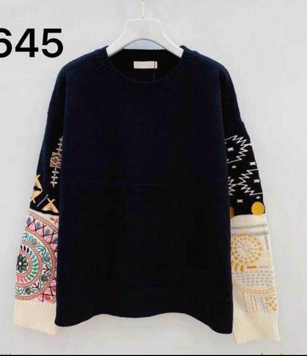 SWEET MAGIC MODA Y COMPLEMENTOS - Wholesale Knit Sweater - Women's - KNIT SWEATER WITH ETHNIC DETAILS ON THE SLEEVE1