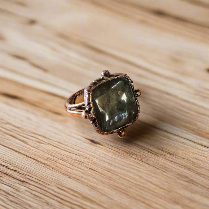The Jewelry Junkie - Wholesale Cocktail/Statement Ring - Genuine Labradorite Ring Square Antique Copper 012xa1