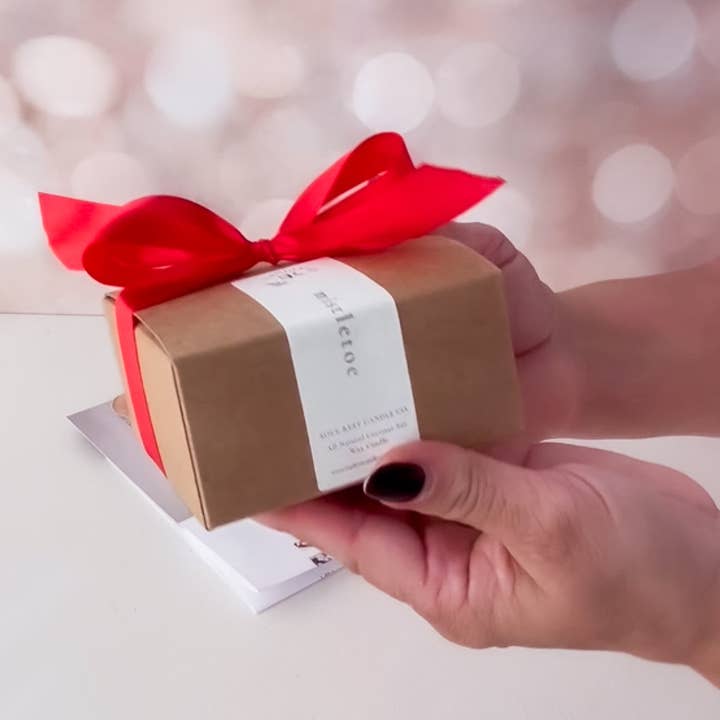 Soul Rest Candle Co. - Wholesale Travel Candles - Peppermint Bark 5.5oz Tin Candle3