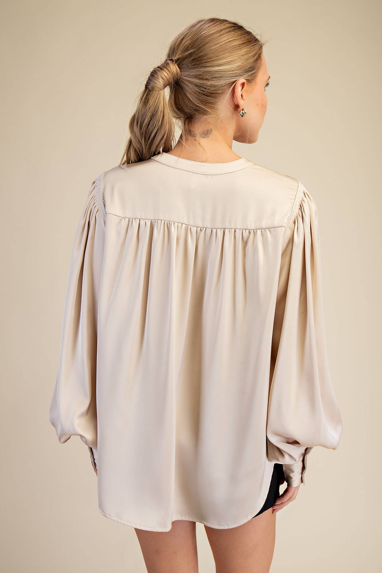 Glam - Wholesale Blouse - Women's - Round Neck Button Down Puff Long Sleeve Satin Top18