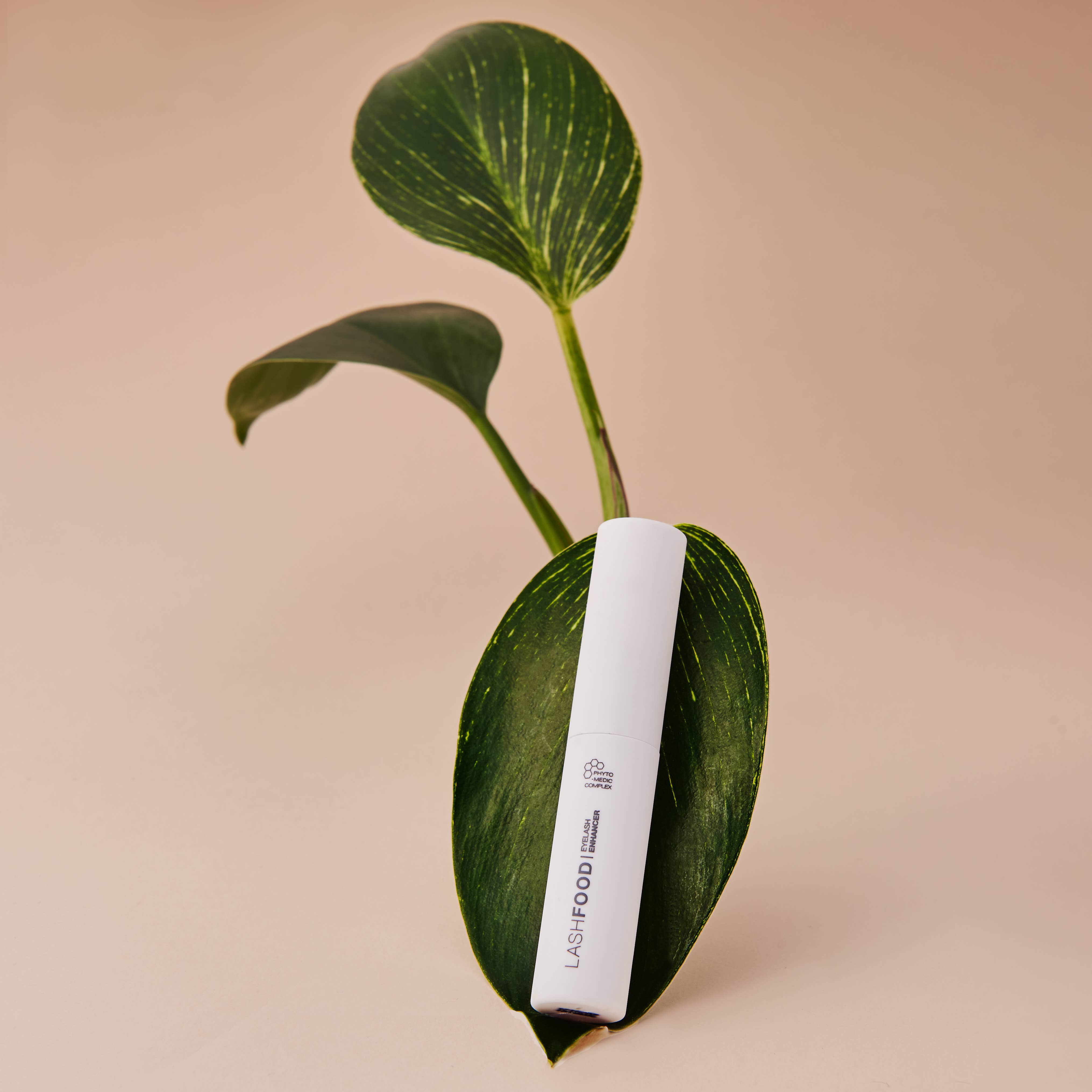 Lashfood - Vente Sérums cils/sourcils - Sérum améliorant les cils, approvisionnement de 2,5 mois3