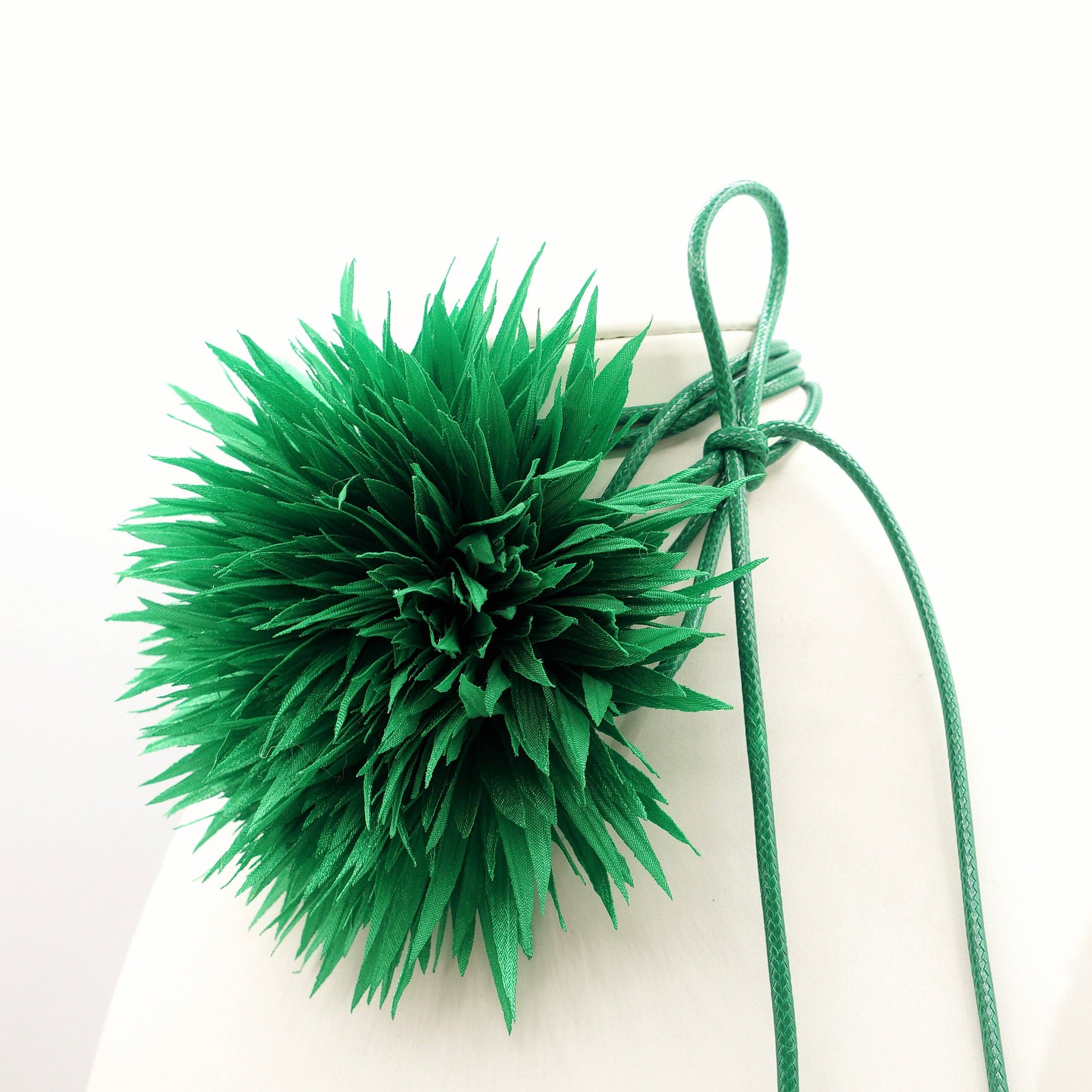 Daemon srls - Vente Collier de perles - SIVIGLIA - Collier avec maxi fleur en organza et cordon4