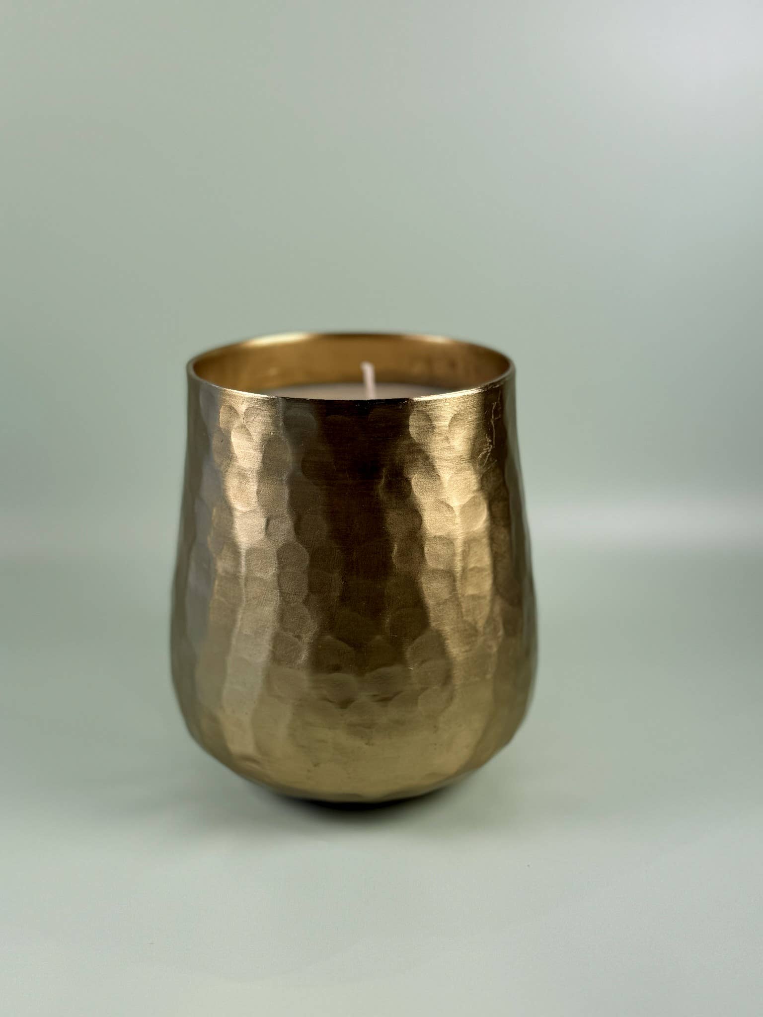 Unplug Soy Candles - Wholesale Jar/Filled Candle - Gold Hammered Soy Candle6