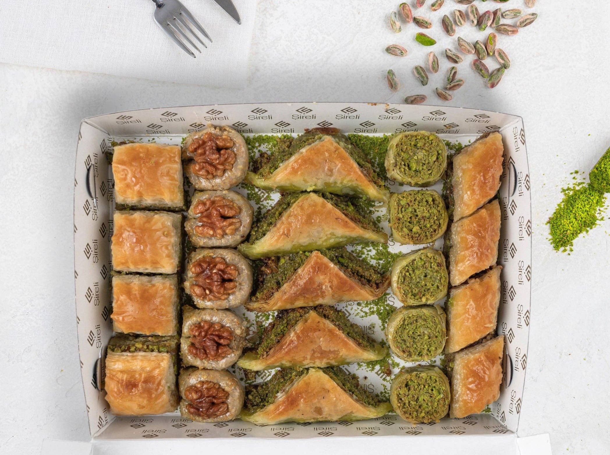 Aladdin - Wholesale Biscuit - Sireli Assorted Pistachio Walnut Baklava Turkish Halal4