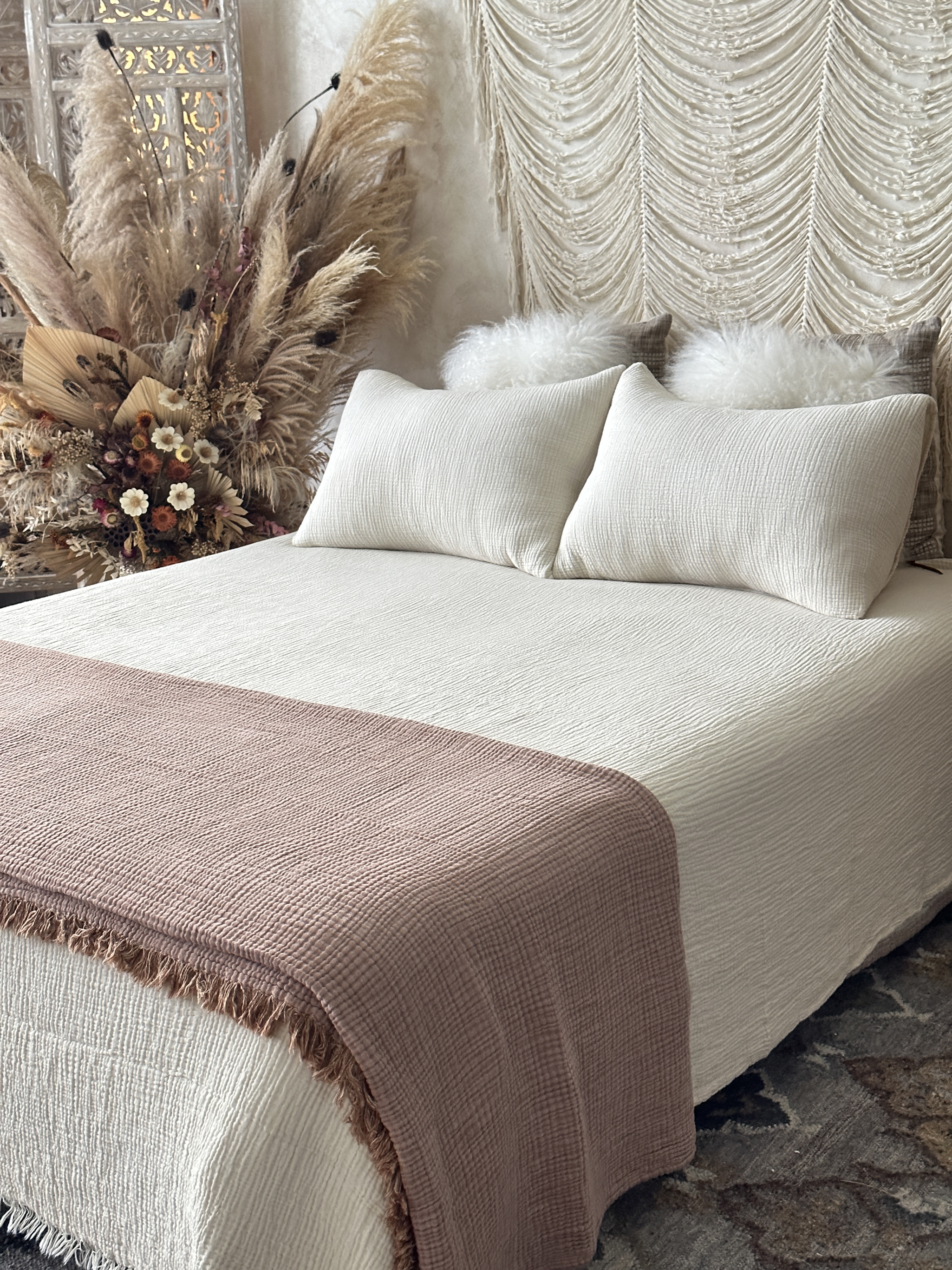 Naturloom - Wholesale Throw Blanket - GOTS Certified Organic Muslin Blanket, Ivory Throw Blanket, Lightweight Cotton Quilt, King Size Bedspread, Breathable Muslin Bedding5