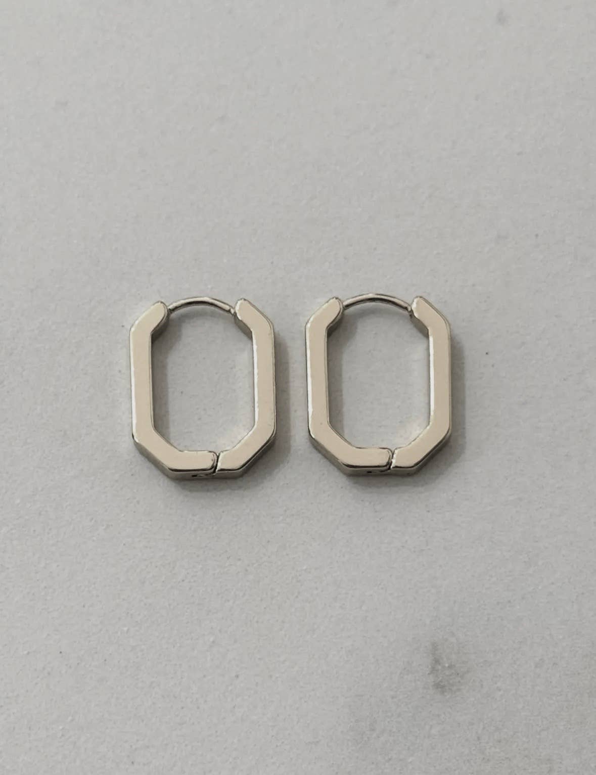 Cassette Barcelona - Wholesale Oorringen - Octagon Oorbellen1