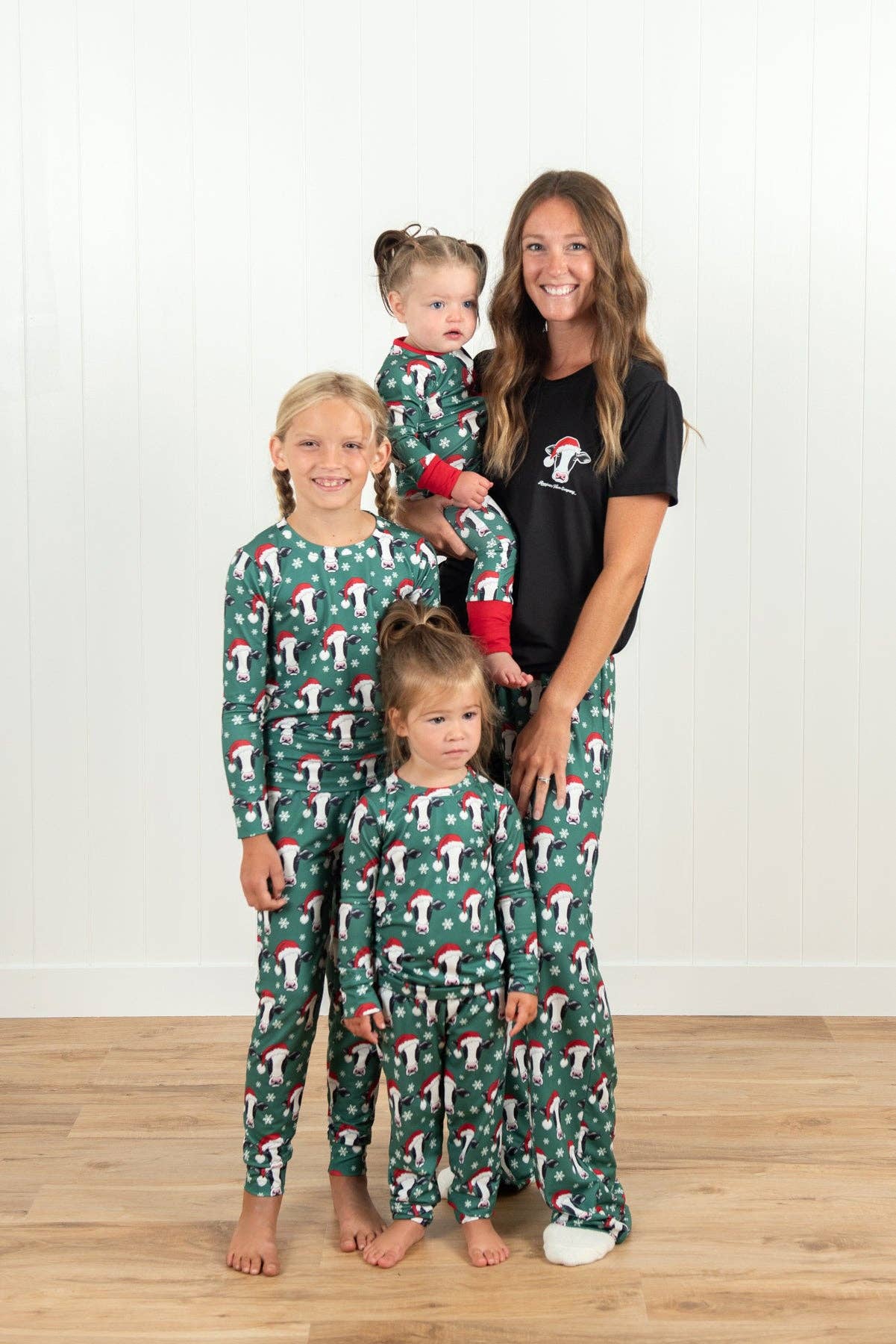 American Farm Company - Wholesale Sleepwear Bottom - Women's - Santa Cows & Snowflakes Adult Pajama Pants 3