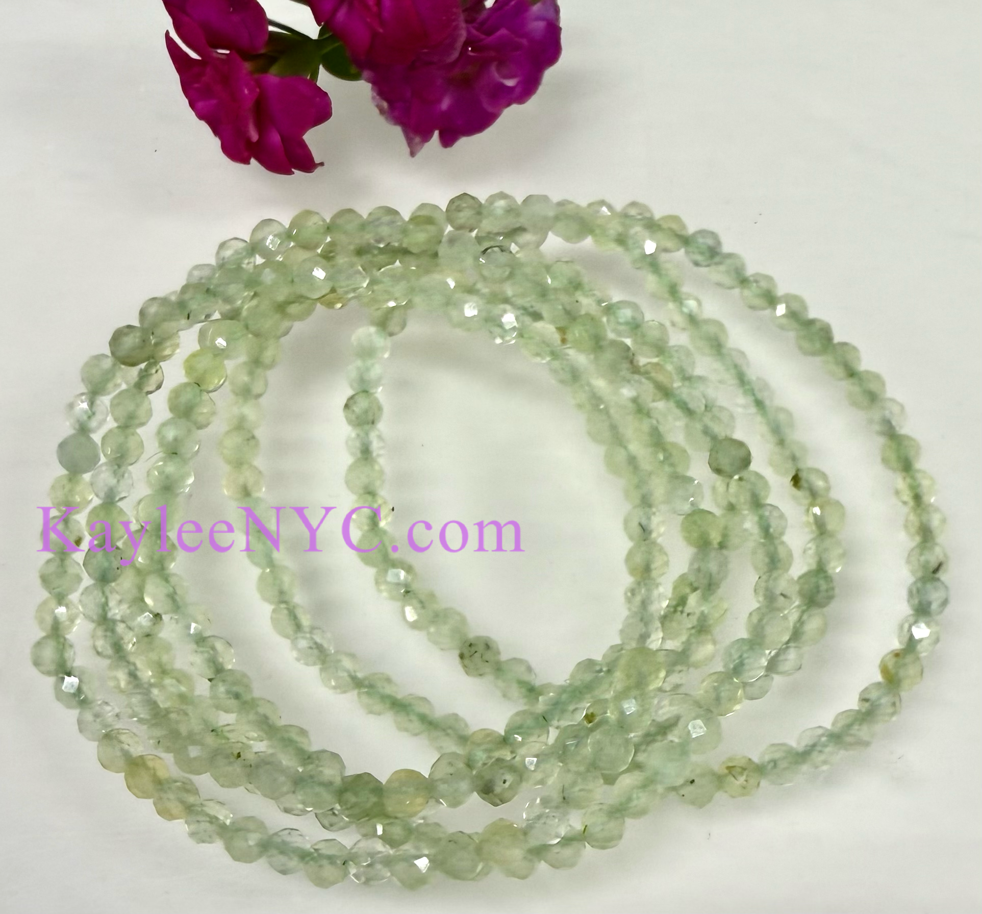 KayleeNYC – Großhandel Perlenarmband – Naturarmband aus facettierten Prehnit-Kristallen, 4 mm, 19 cm dehnbar2