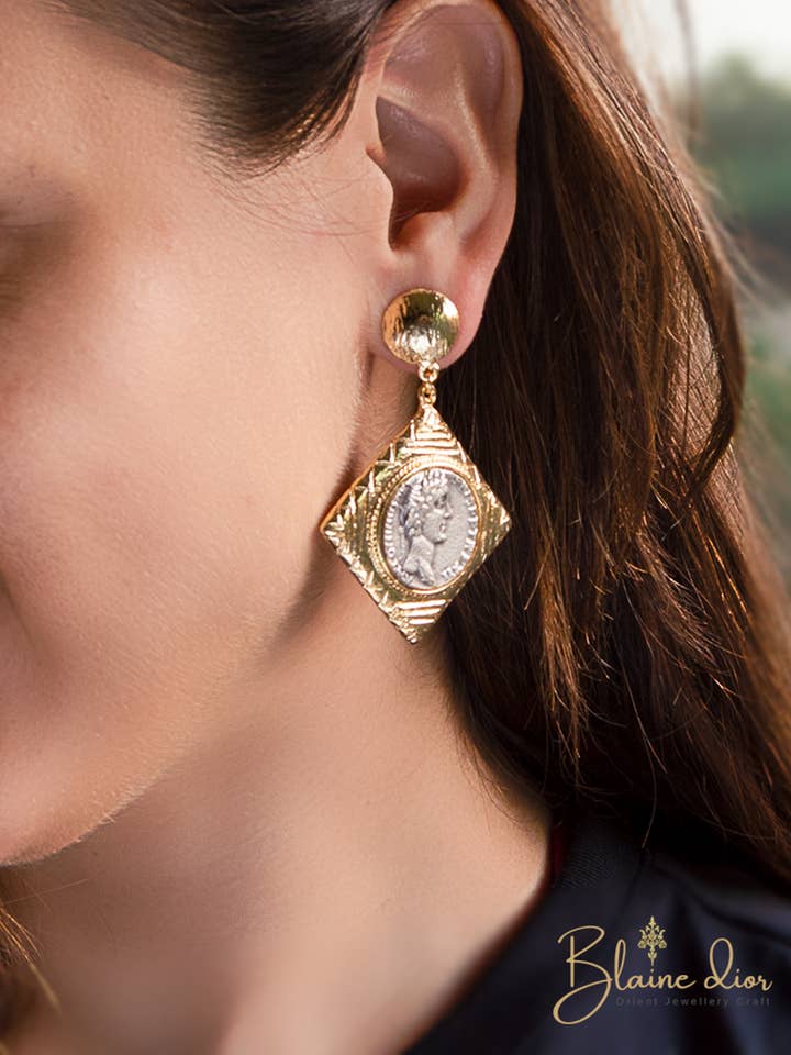 Orecchini Moneta Romana Intaglio Oro | Orecchini Autentici per la vendita all'ingrosso da parte di BlaineDor