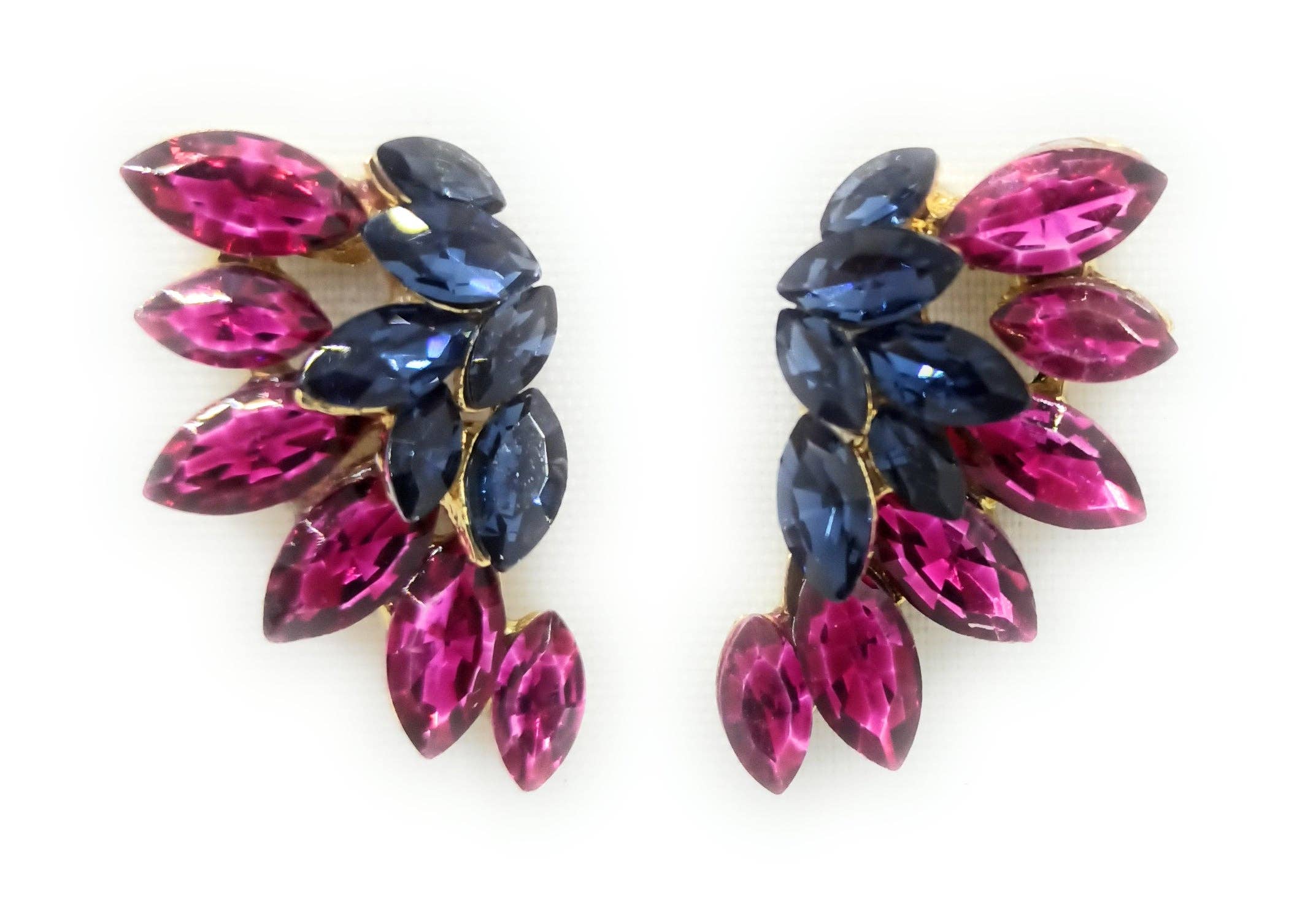 BRANDELIA - Wholesale Dangle Earrings - Shiny Crystal Earrings · Fuchsia Blue Half Hoop0