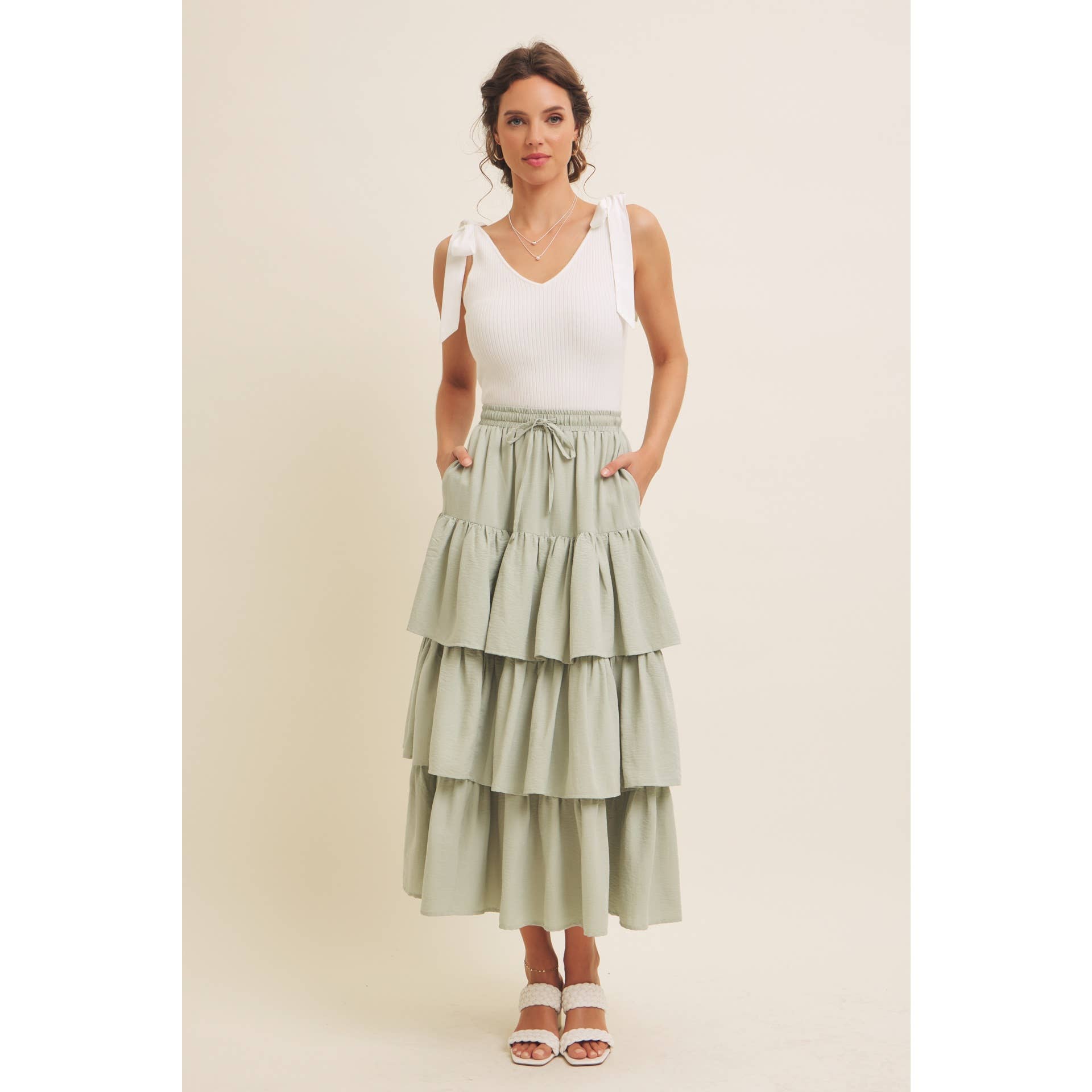 in february – wholesale Pullovertröja - Dam – Tröja i stretchigt ribbstickat material med axelband i blandade material1