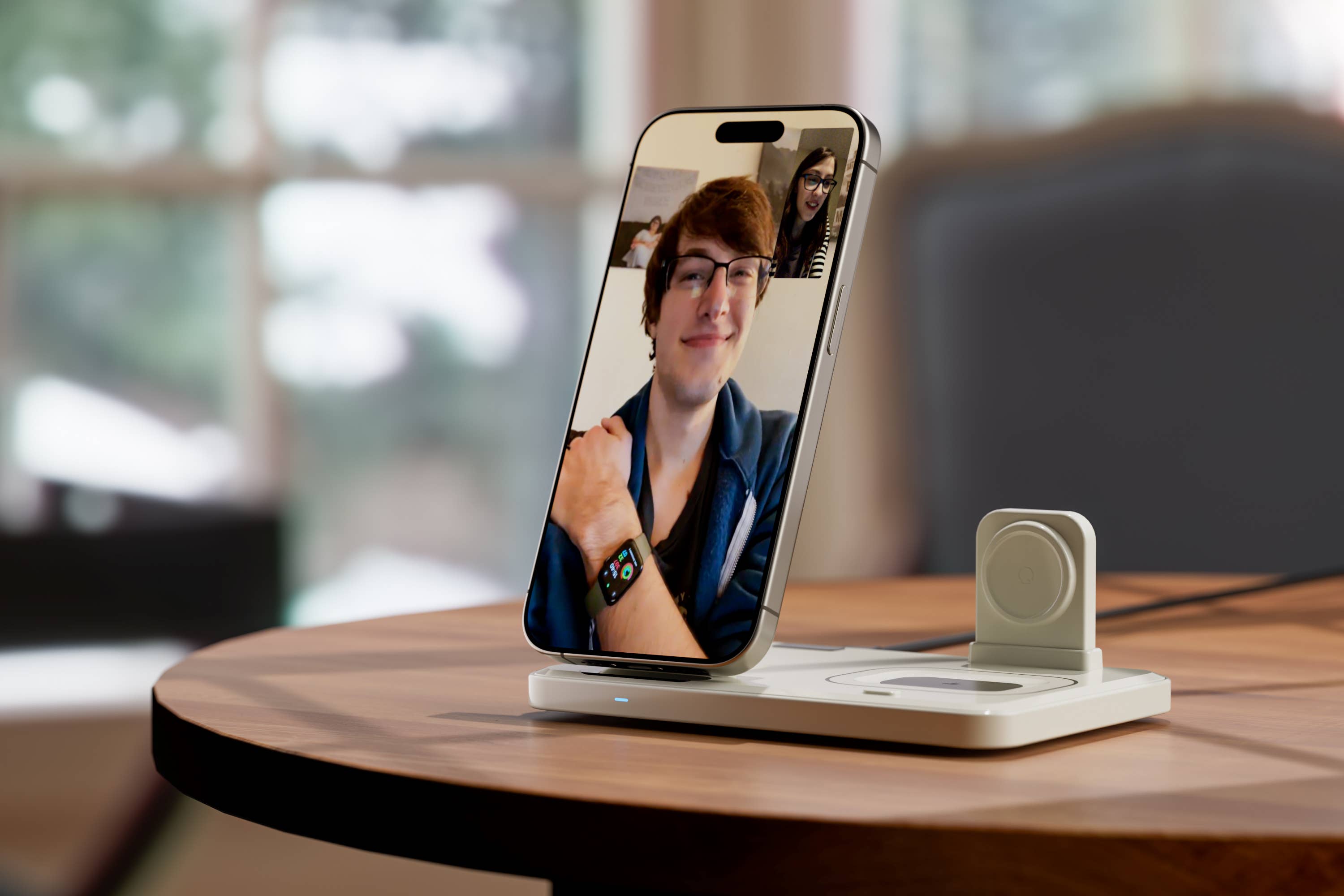 LAX Gadgets - Wholesale Charger - Flat Folding 3-in-1 Fast Wireless Charger -Retail Packaging4