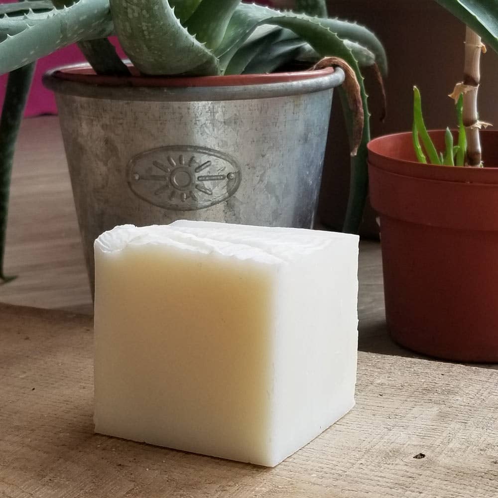 Savonnerie Aubergine - Wholesale Dish Soap - Household soap, dish cleaner, homemade cube, 300 g1