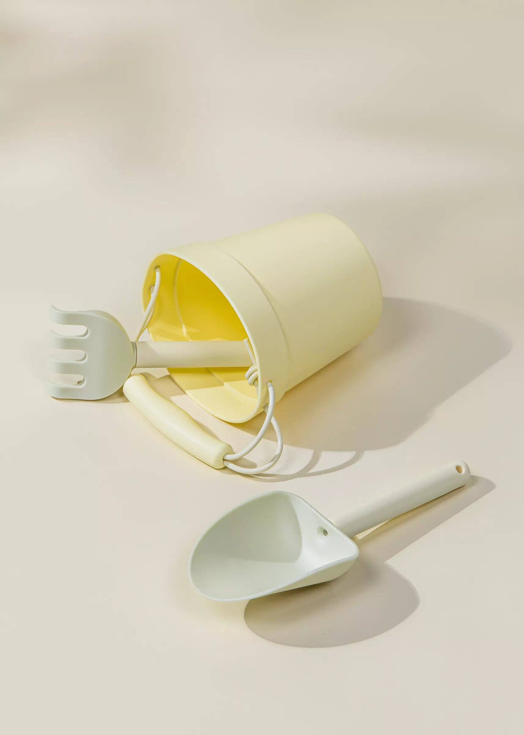 Coco Village - Wholesale Beach/Pool Toy - Kids & Baby - Silicone Beach Bucket & Accessories (3 pcs)1