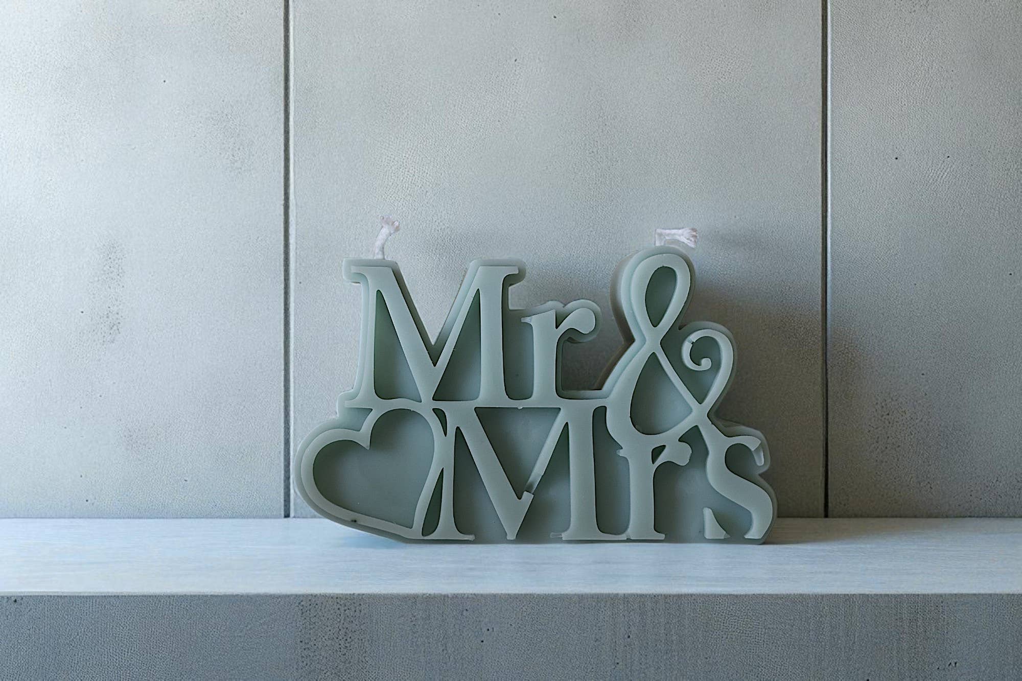 Agaboo Candle - Wholesale Novelty Candle - Mr & Mrs Candle 2.5x4in0