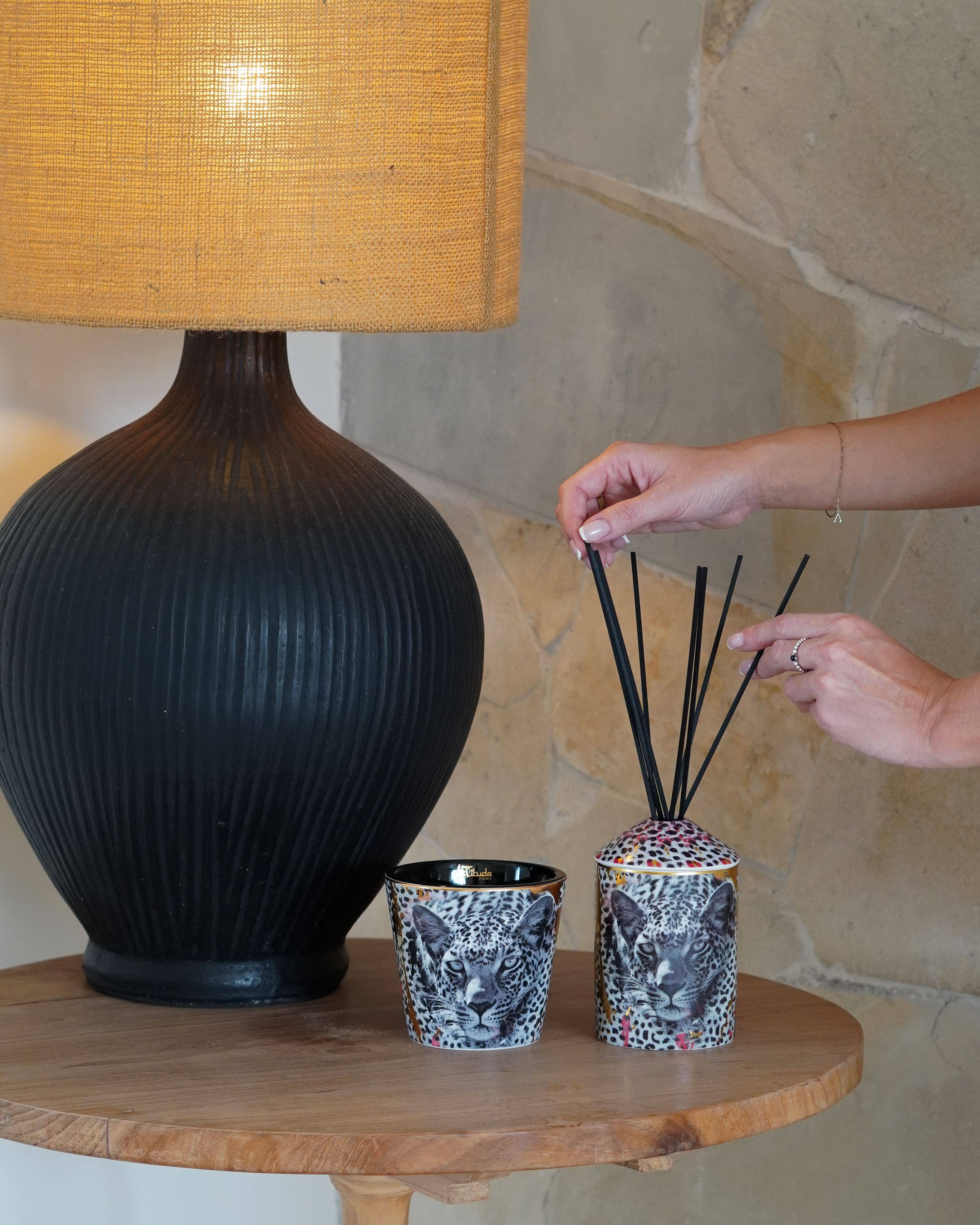 ARTITUDE HOME - Wholesale Geurstokjes - SAVANNAH NIGHTS geurstokhouder 700 ml1