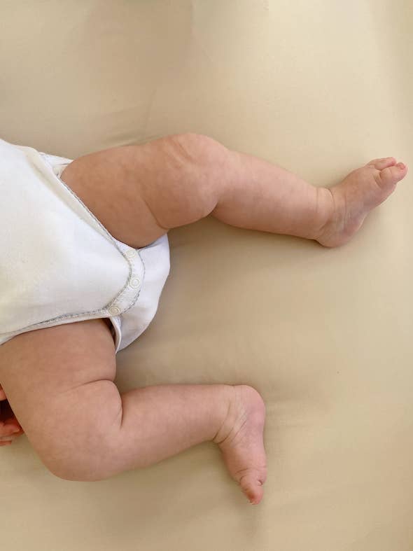 Children's fitted sheet “Sand” for wholesale by CHILL SILK