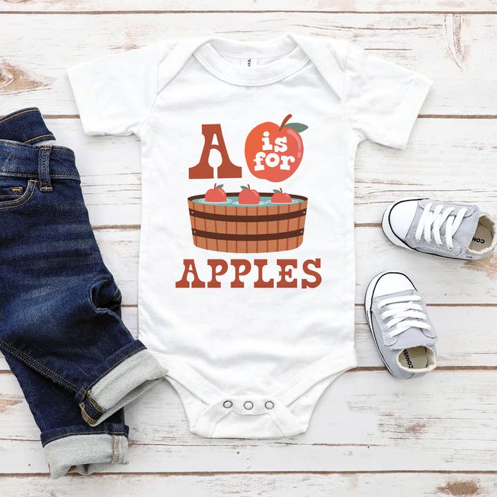 A est pour les pommes Body bébé à manches longues et courtes pour la vente par Itsy Bitsy Bella Co