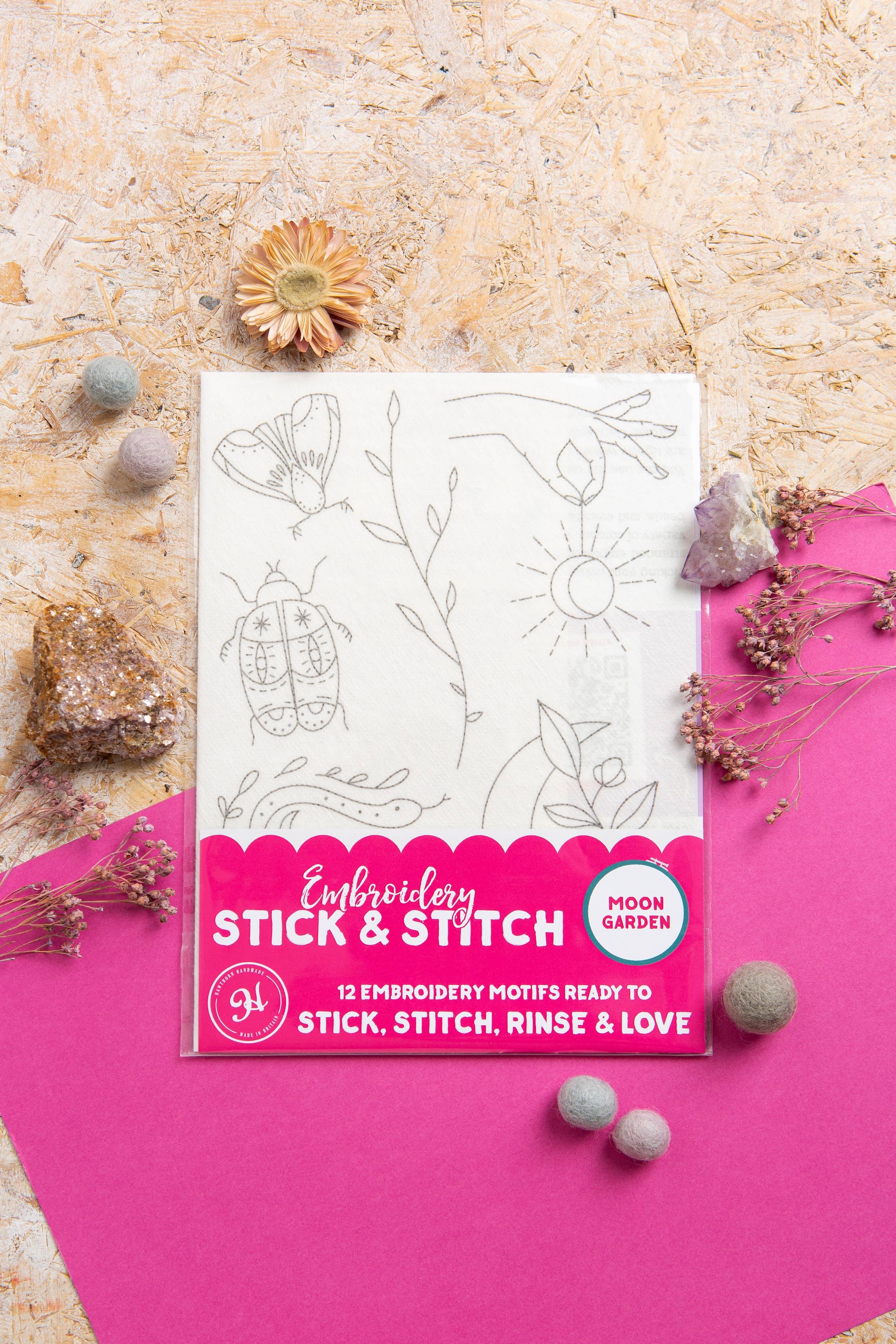 Hawthorn Handmade (US Duties Paid) - Vente Accessoire de broderie/point de croix - Pack de broderie Moon Garden Stick & Stitch1